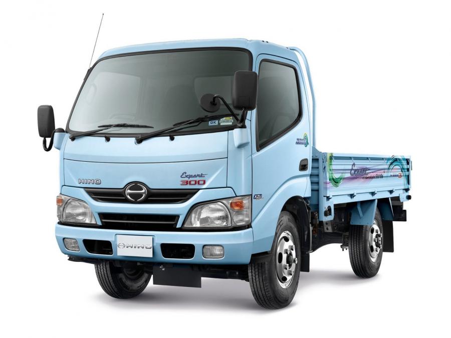 Hino 300-600R Expert '2011